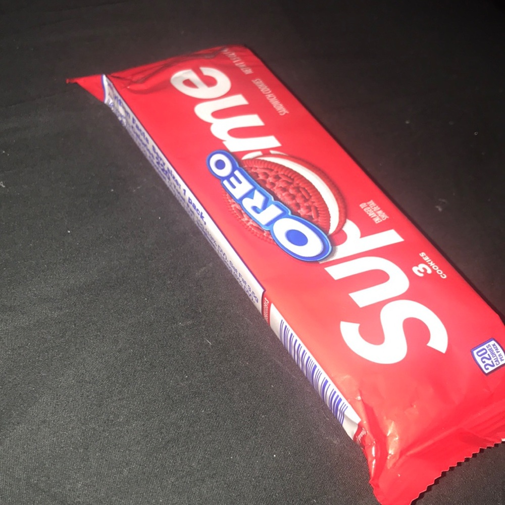 Supreme Oreos - Picture 4 of 4